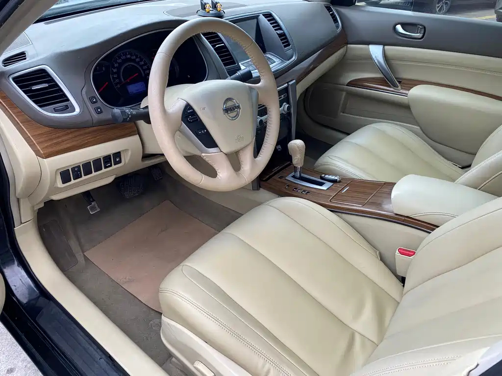 NISSAN TEANA 2011