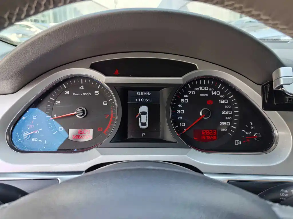 AUDI A6L 2011