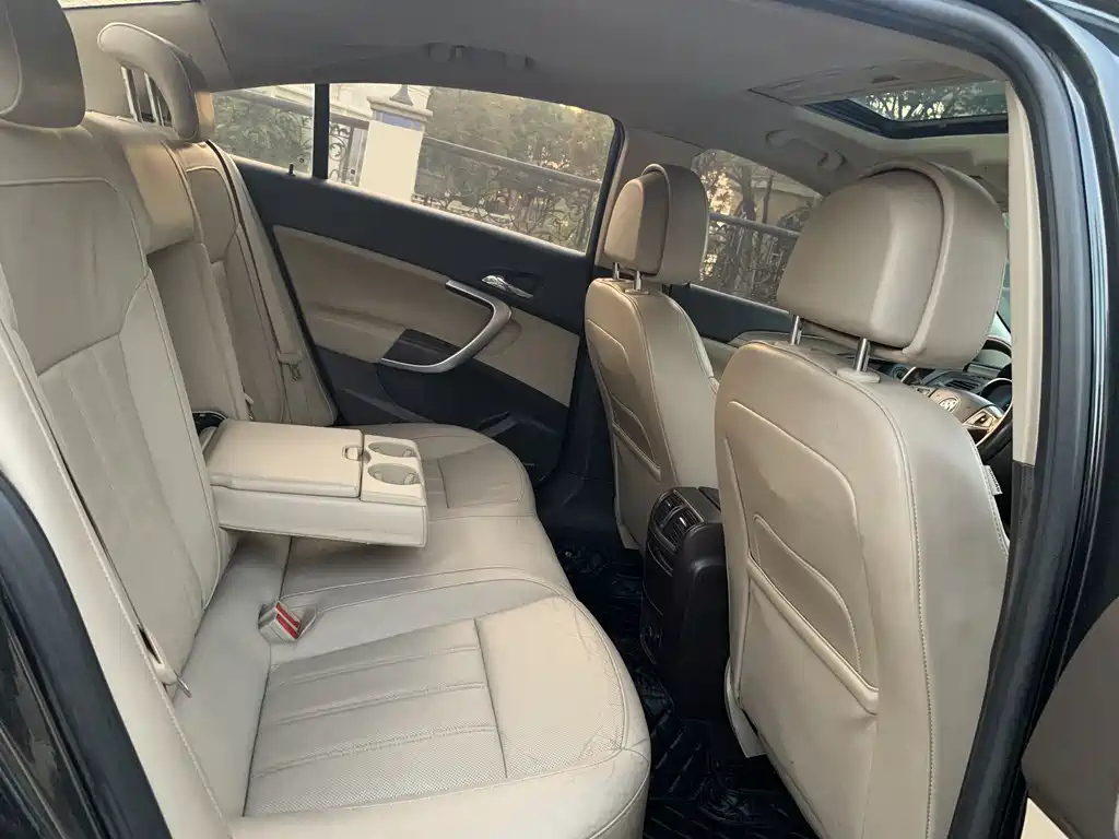 BUICK REGAL 2010