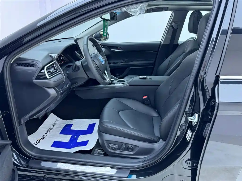 TOYOTA CAMRY 2023