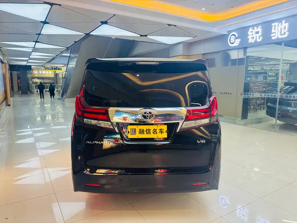 TOYOTA ALPHARD 2018