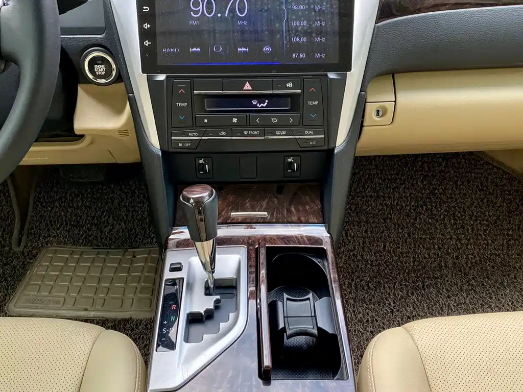 TOYOTA CAMRY 2016