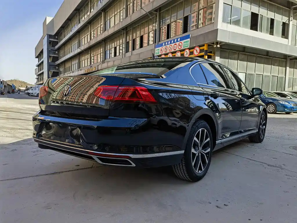 VOLKSWAGEN MAGOTAN 2021
