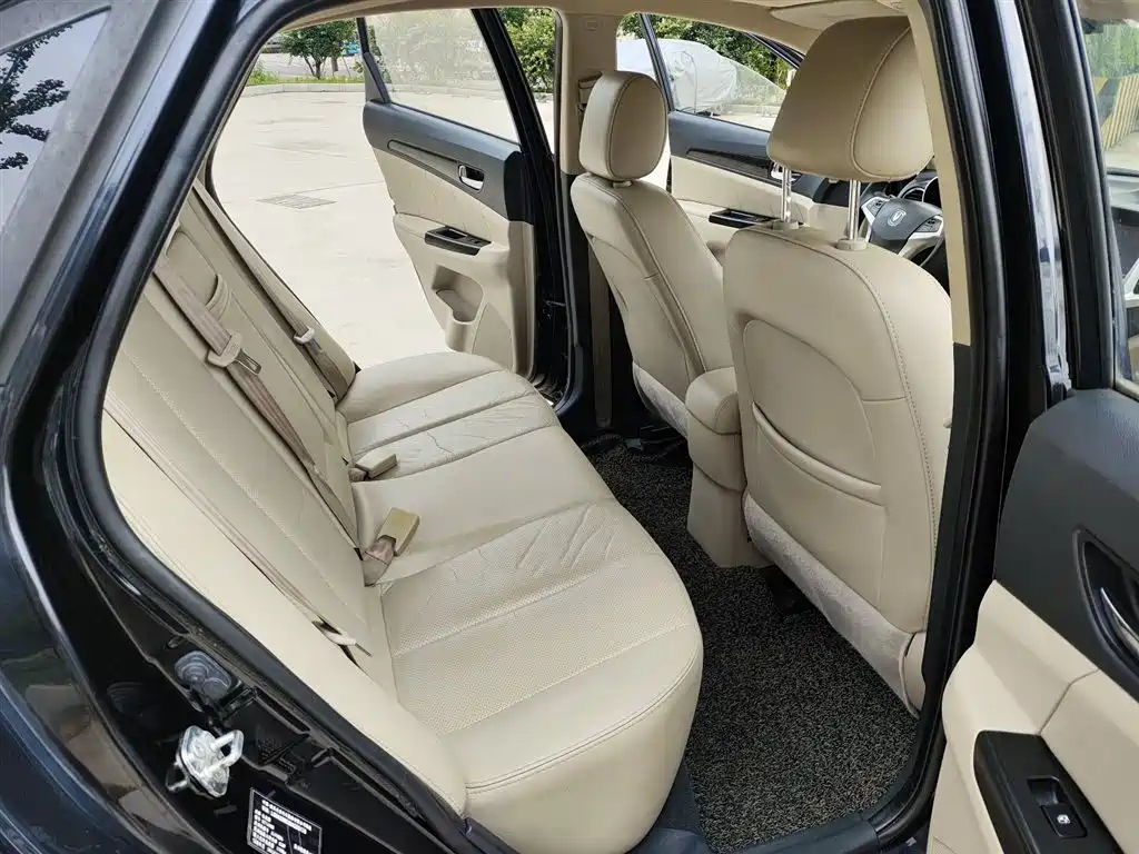 CHANGAN EADO 2014