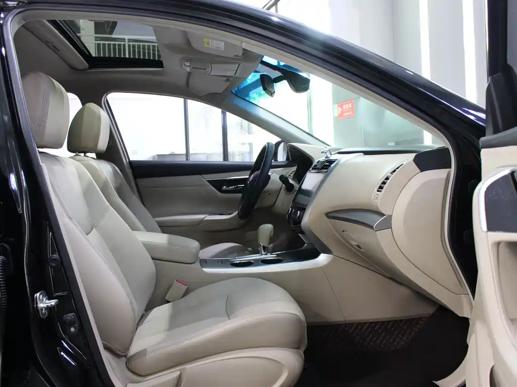 NISSAN TEANA 2019