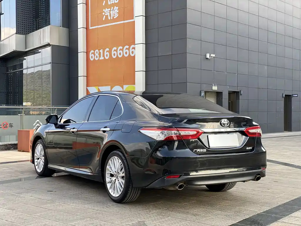 TOYOTA CAMRY 2019
