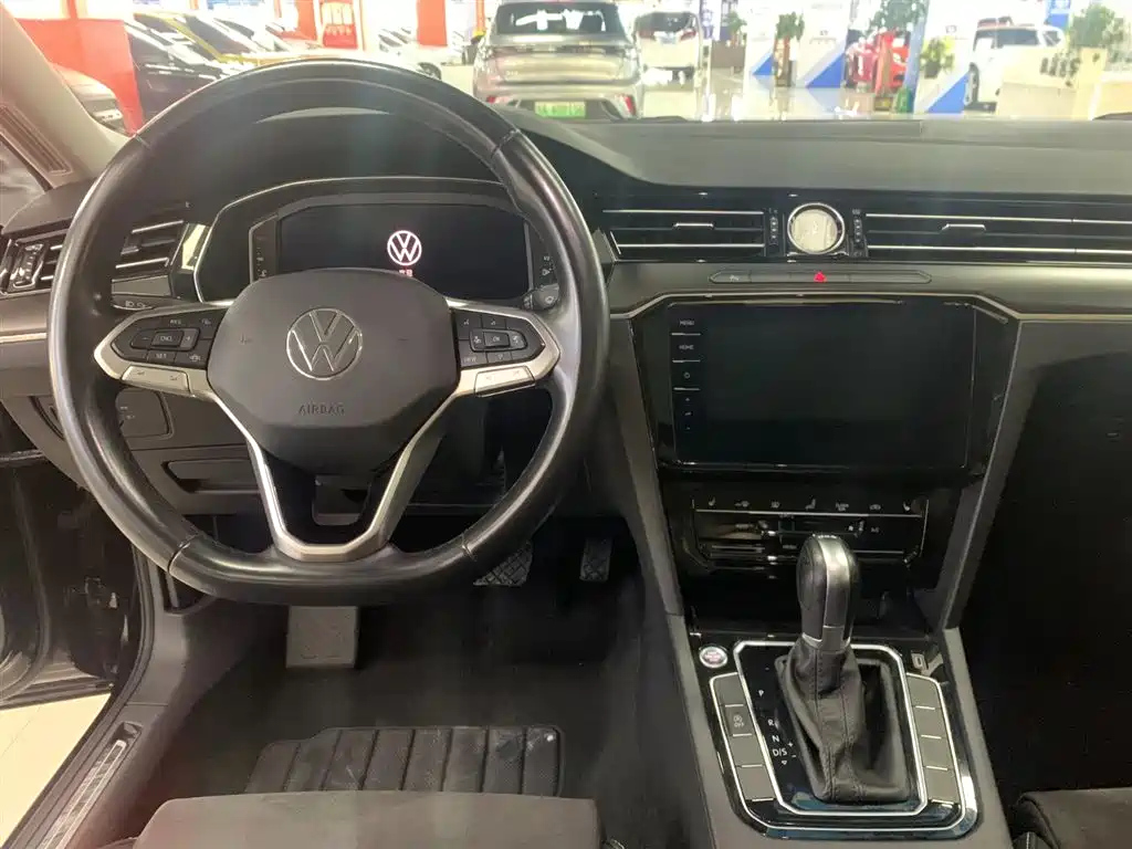 VOLKSWAGEN MAGOTAN 2020