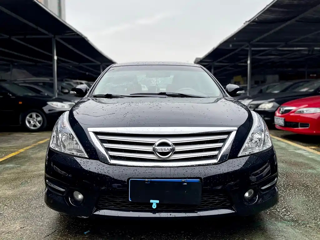 NISSAN TEANA 2011