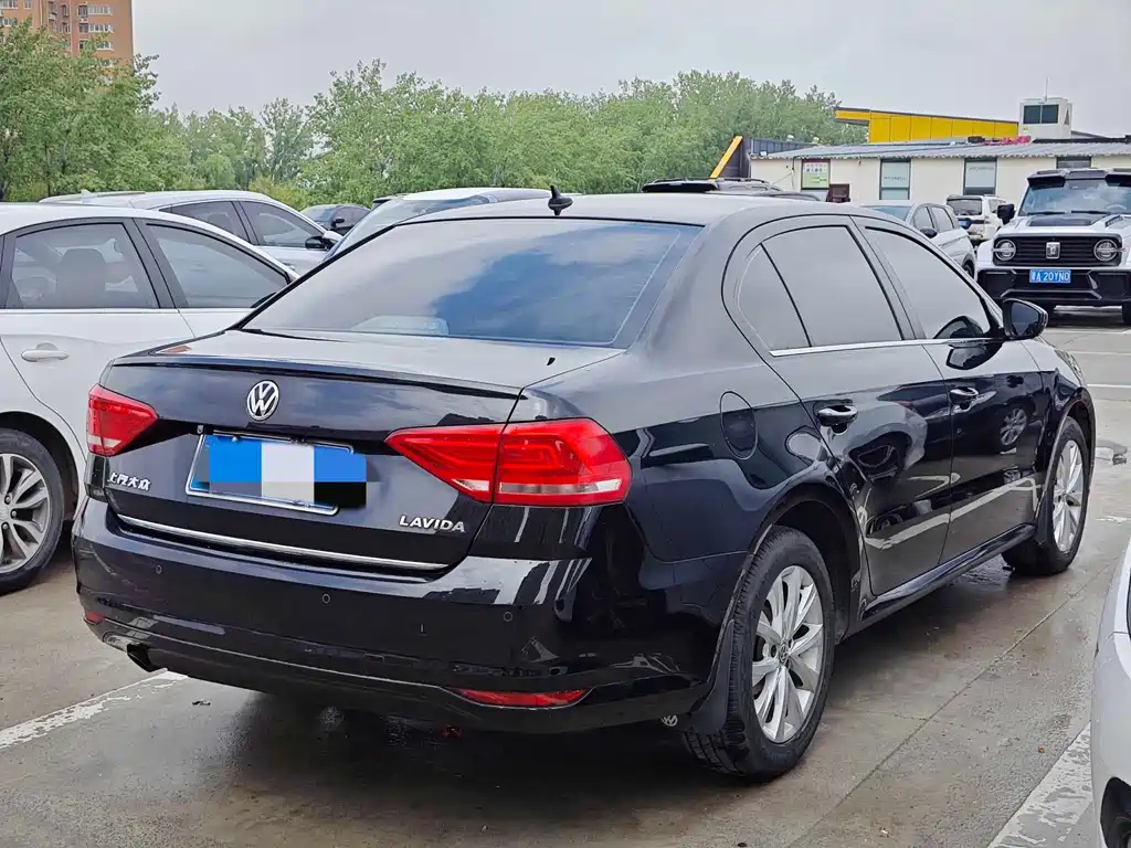 VOLKSWAGEN LAVIDA 2017
