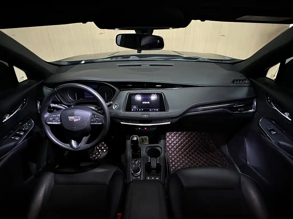 CADILLAC XT4 2021