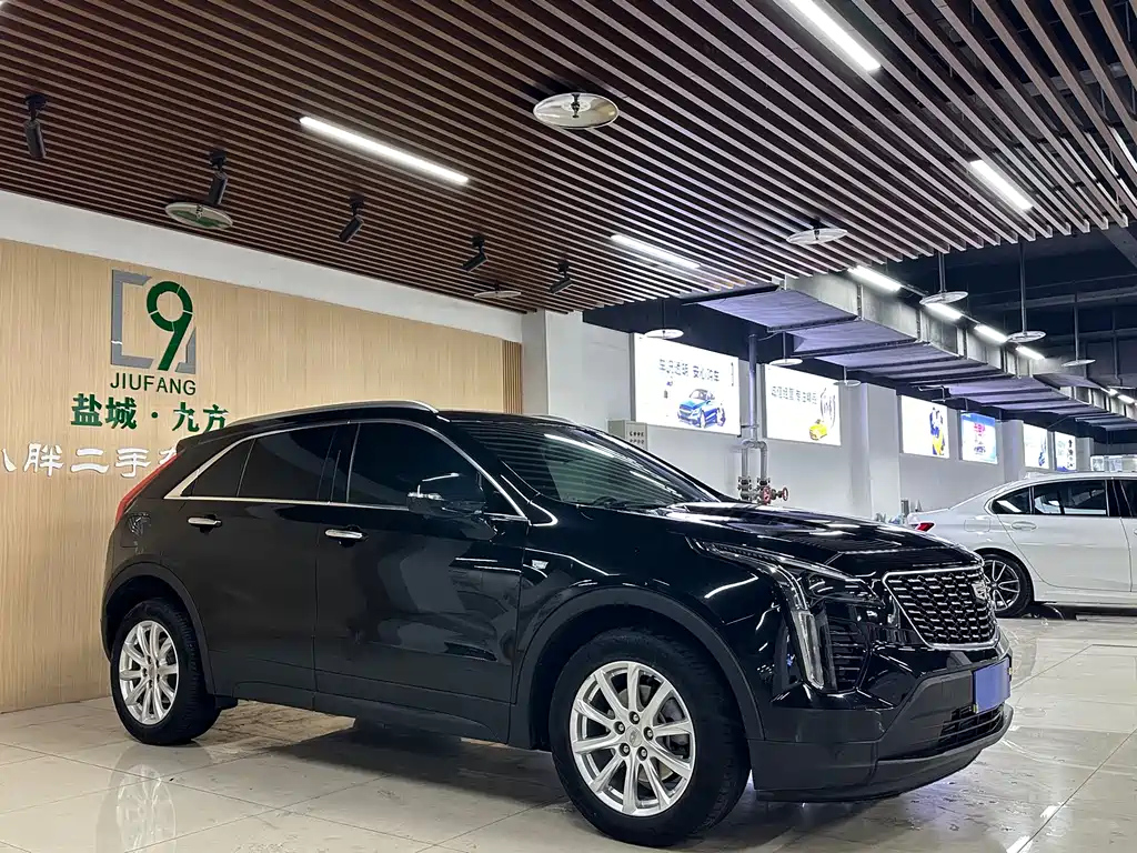 CADILLAC XT4 2021