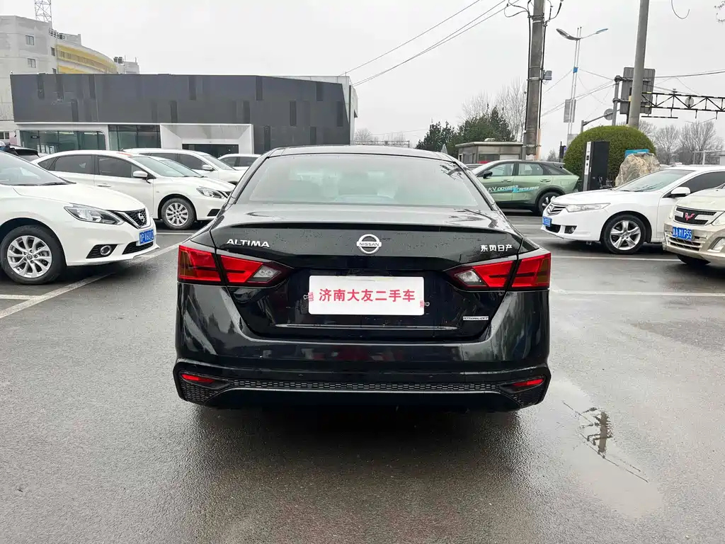 NISSAN TEANA 2019