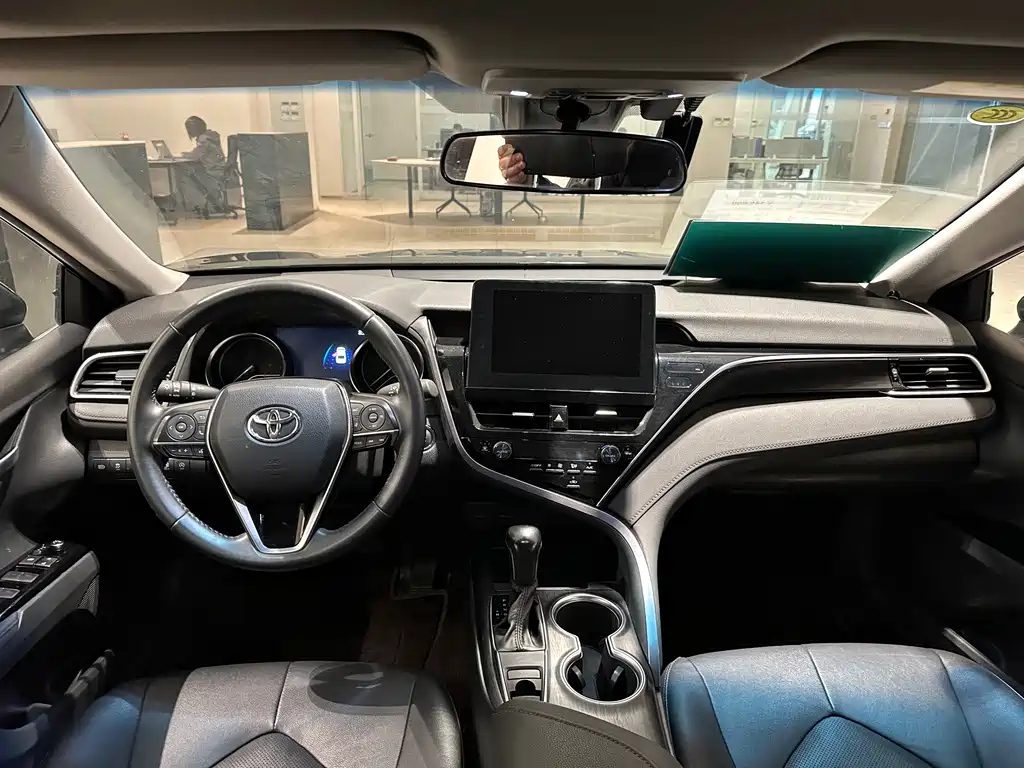 TOYOTA CAMRY 2021
