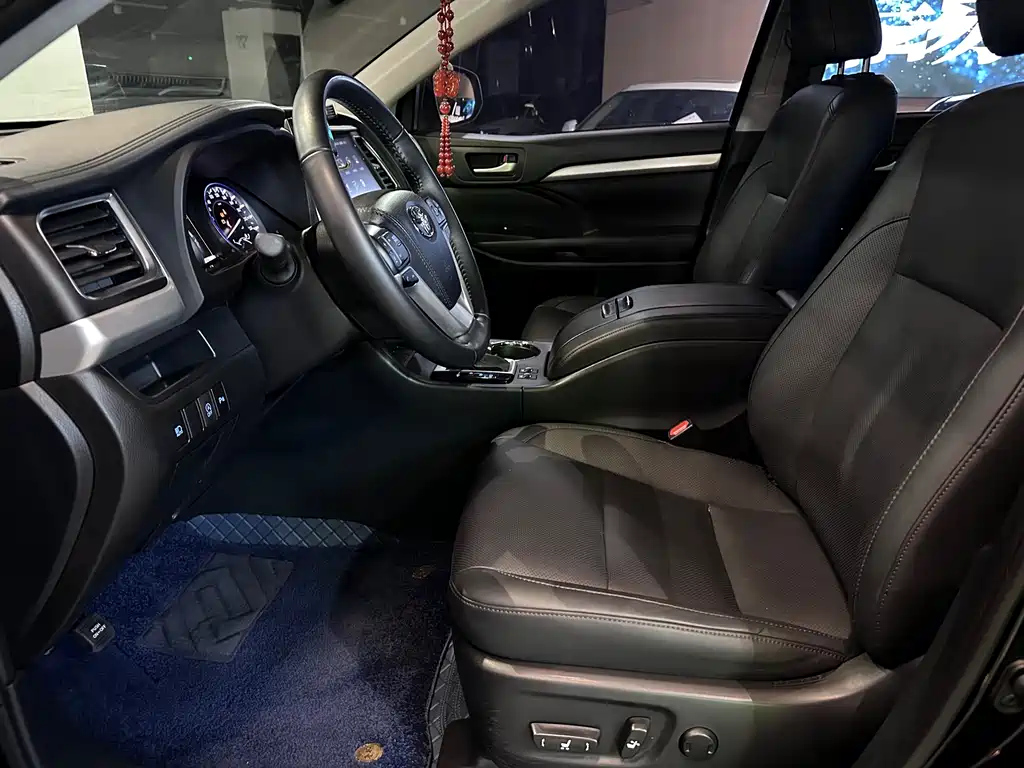 TOYOTA HIGHLANDER 2021