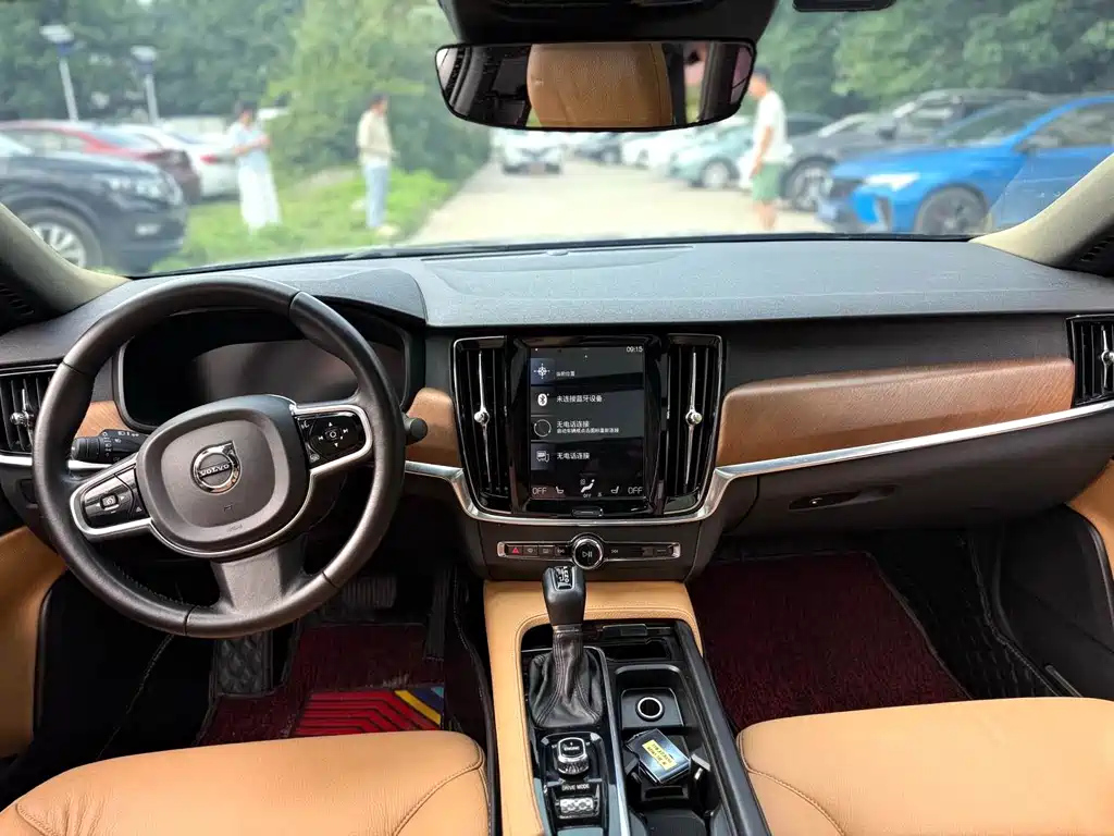 VOLVO S90 2017