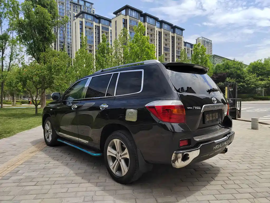 TOYOTA HIGHLANDER 2010