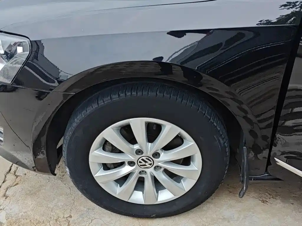 VOLKSWAGEN PASSAT 2014