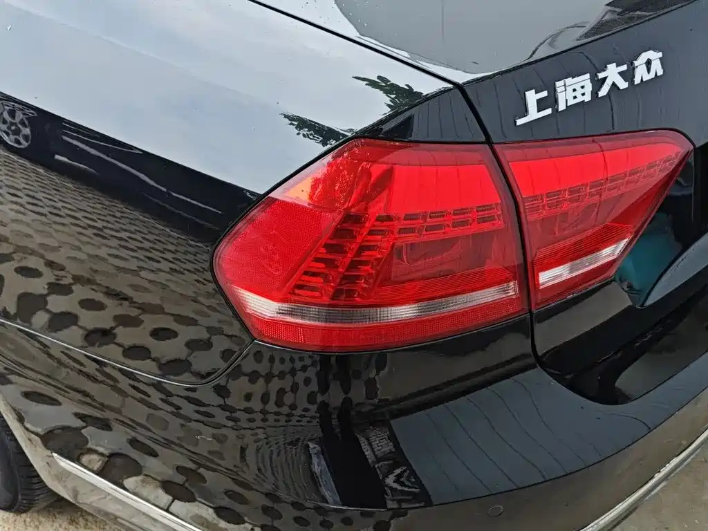 VOLKSWAGEN PASSAT 2014