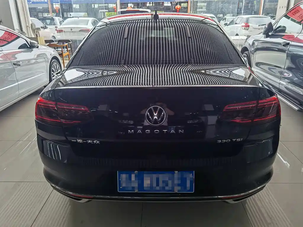 VOLKSWAGEN MAGOTAN 2022