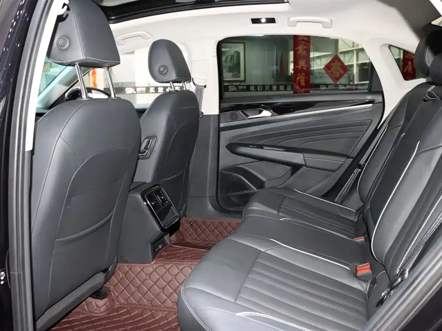 VOLKSWAGEN PASSAT 2022