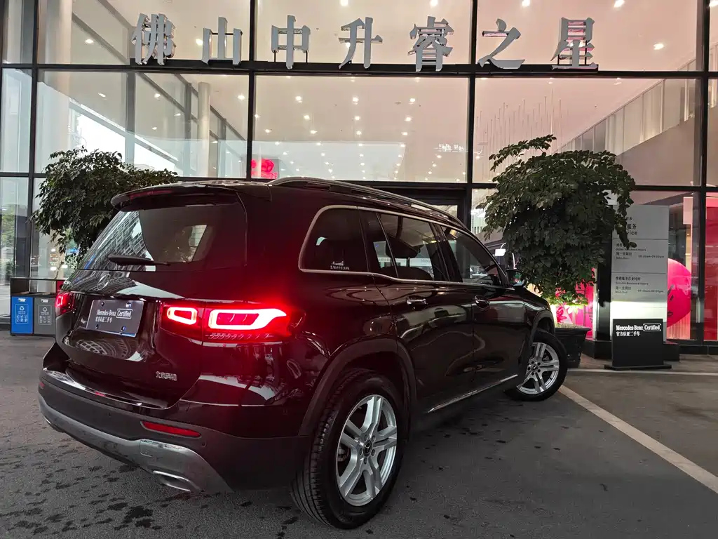 MERCEDES BENZ GLB 2023