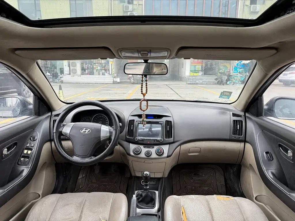 HYUNDAI CELESTA 2011