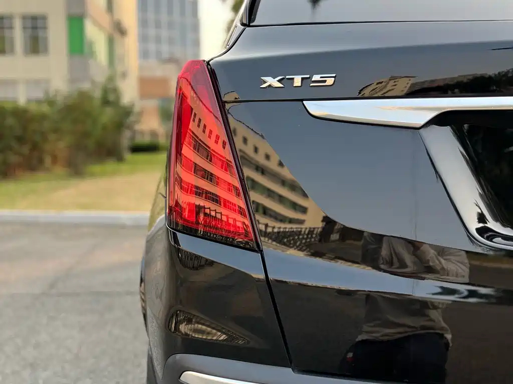 CADILLAC XT5 2020
