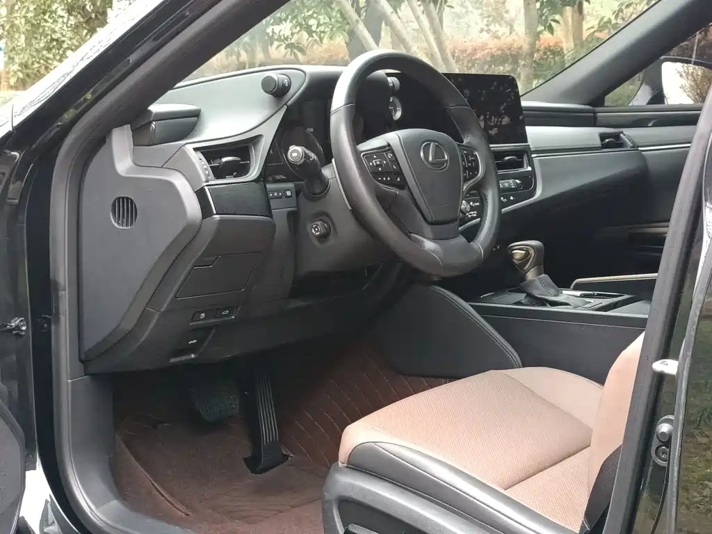 LEXUS ES 2023