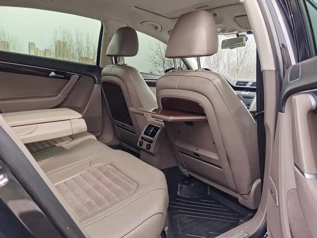 VOLKSWAGEN MAGOTAN 2015