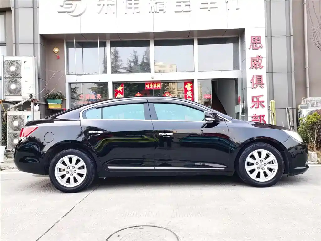 BUICK LACROSSE 2012