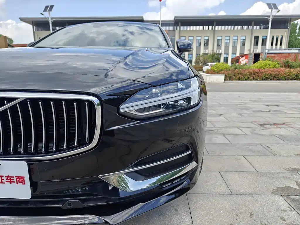 VOLVO S90 2020