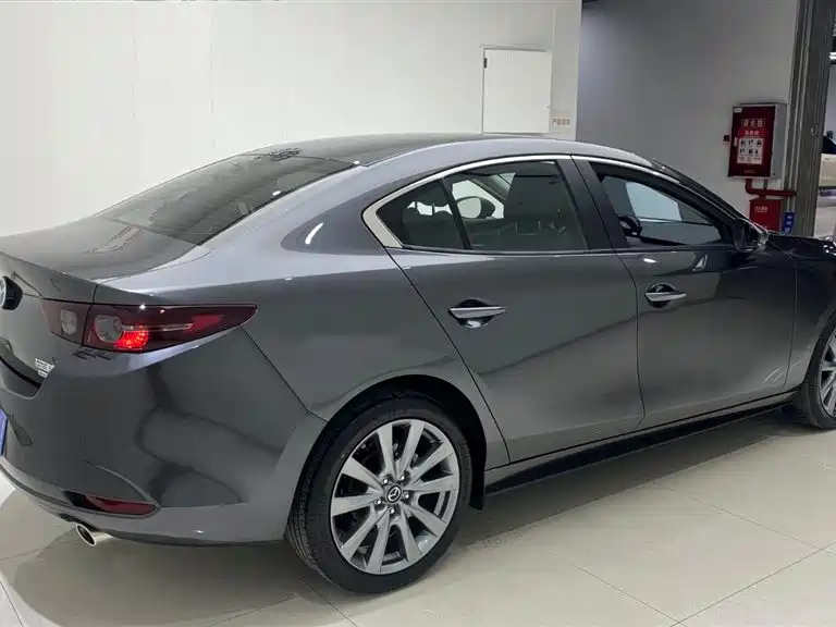 MAZDA 3 AXELA 2022