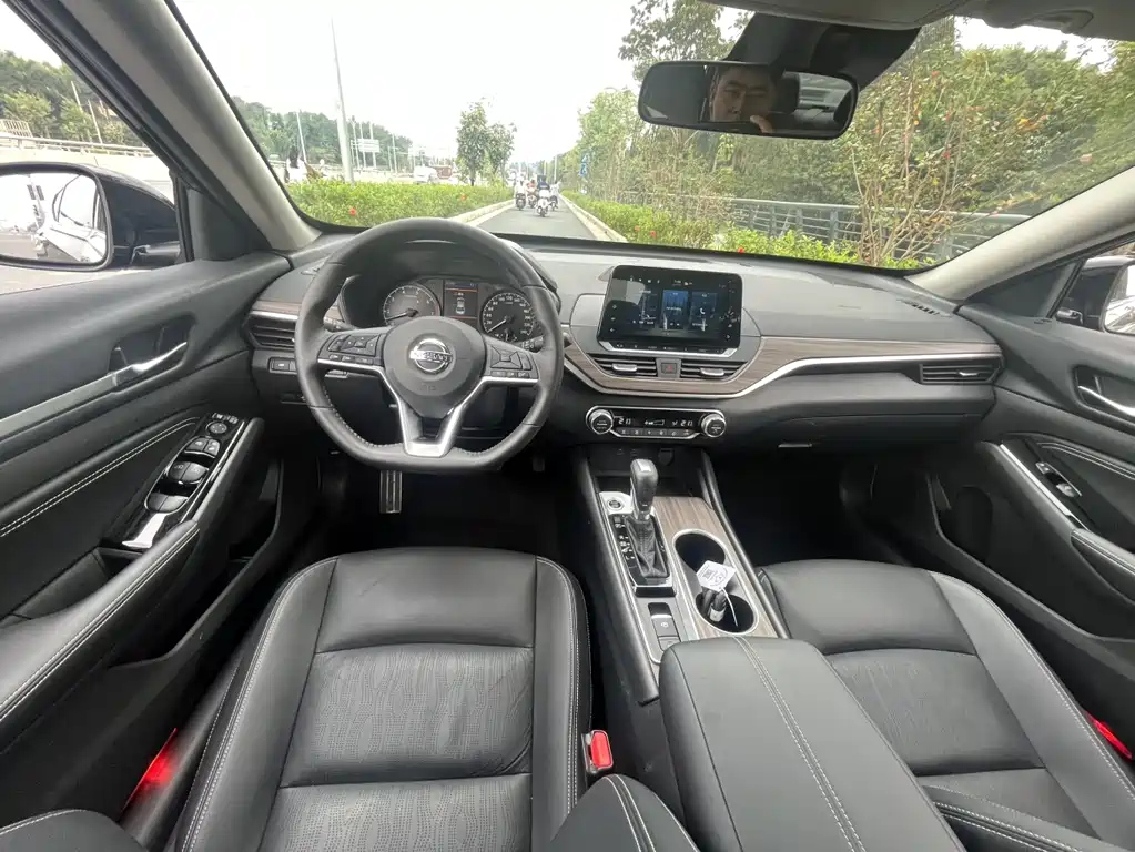 NISSAN TEANA 2021