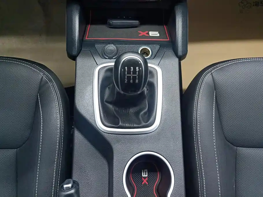GEELY AUTO VISION X6 2017