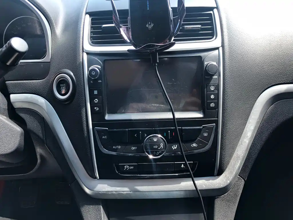 GEELY AUTO EMGRAND 2016