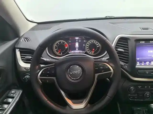 JEEP CHEROKEE 2018