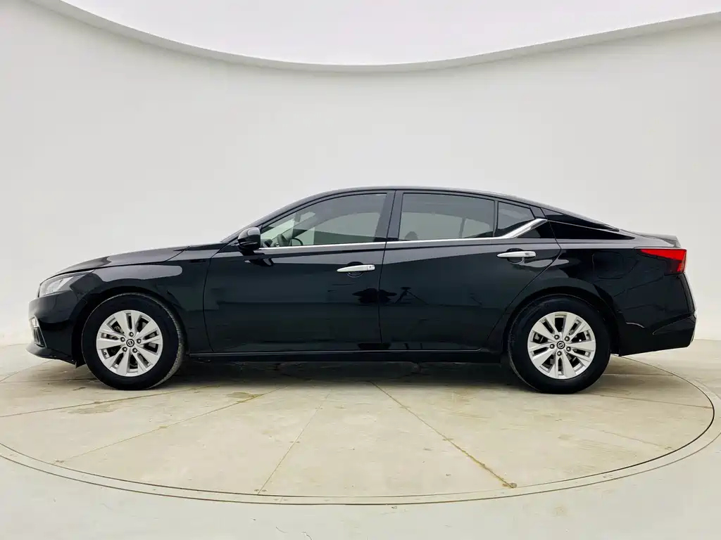 NISSAN TEANA 2019
