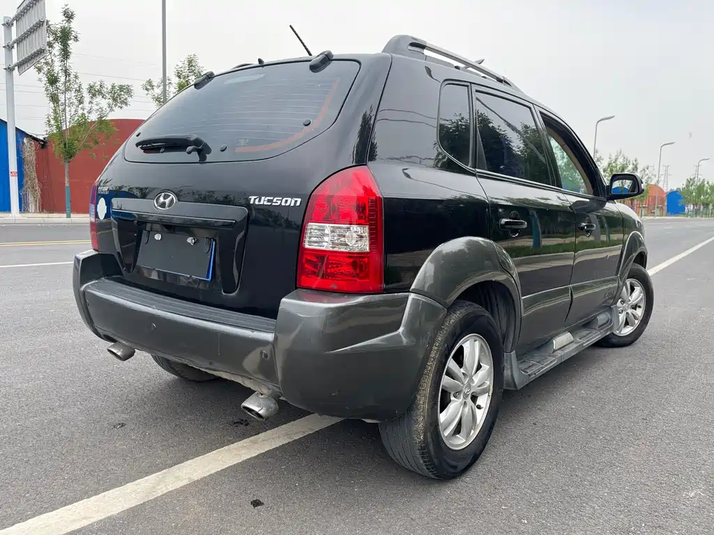 HYUNDAI TUCSON 2010