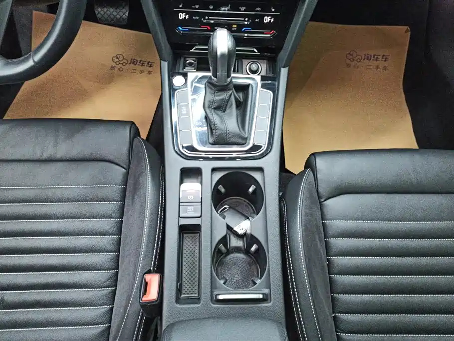 VOLKSWAGEN MAGOTAN 2021