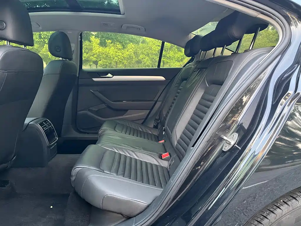 VOLKSWAGEN MAGOTAN 2019