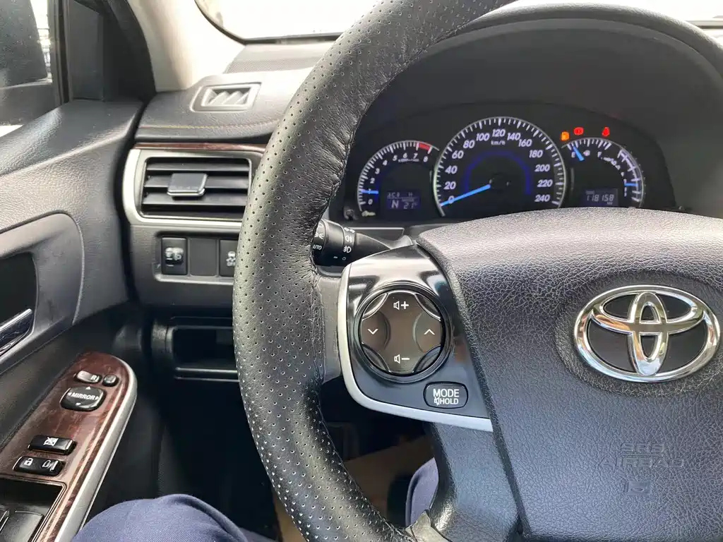 TOYOTA CAMRY 2016