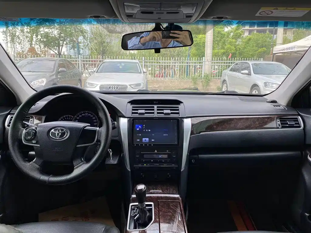 TOYOTA CAMRY 2016