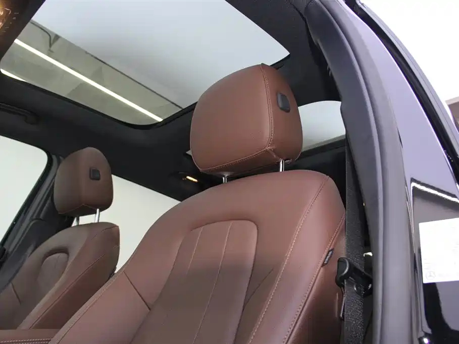 MERCEDES BENZ GLB 2021