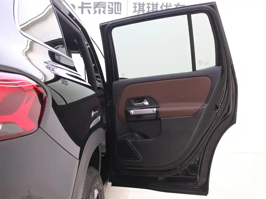 MERCEDES BENZ GLB 2021