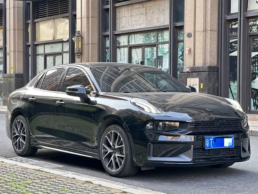 LYNK&CO 03 2021