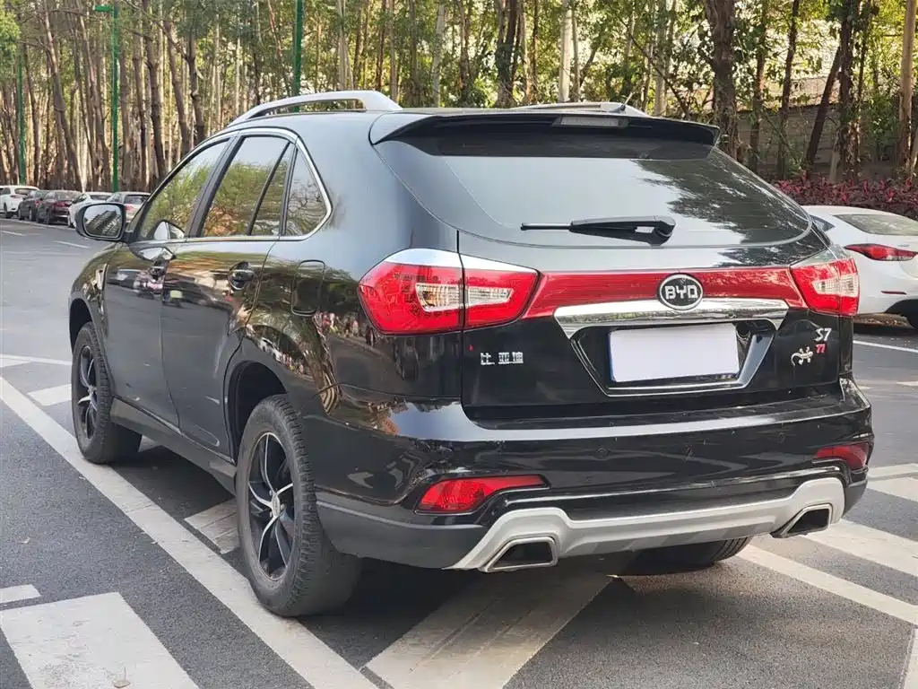 BYD S7 2015