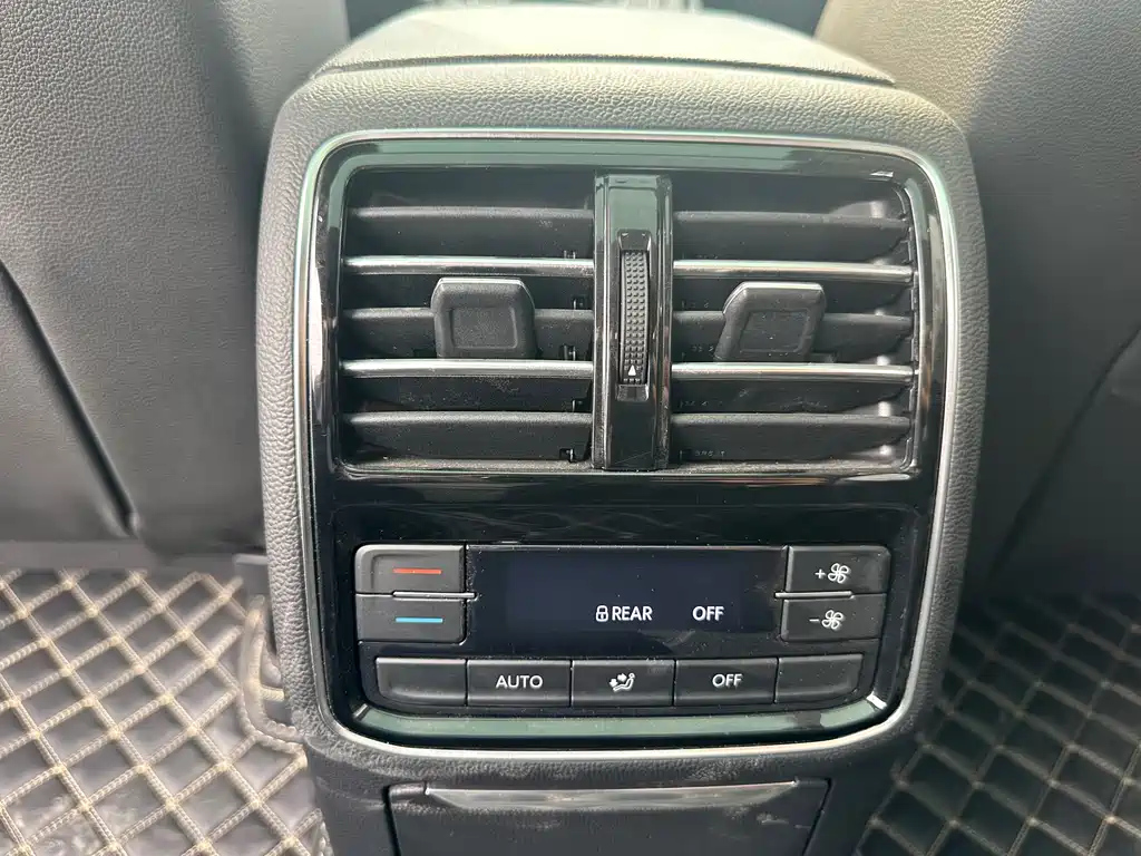VOLKSWAGEN MAGOTAN 2020
