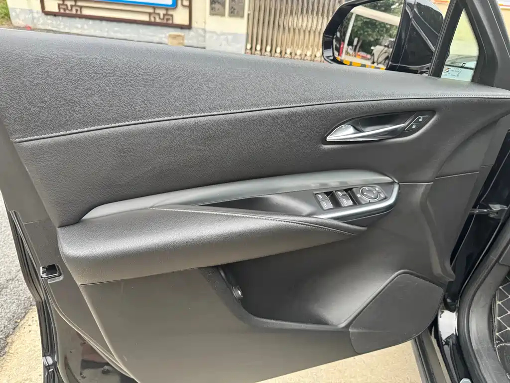 CADILLAC XT4 2021