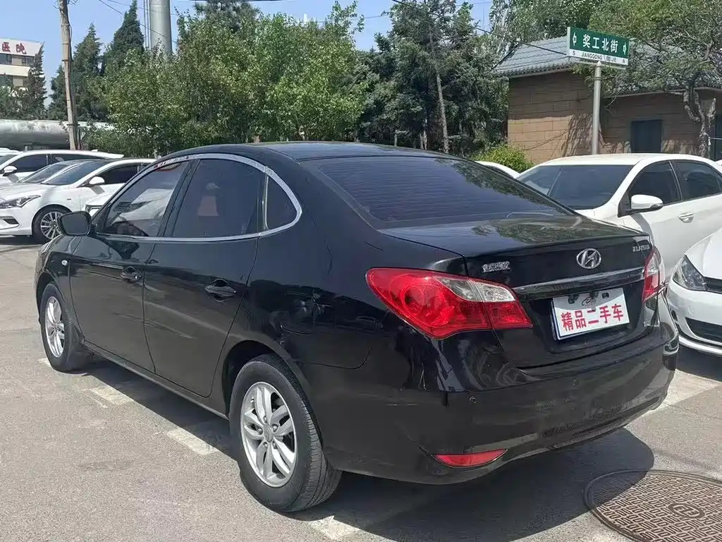 HYUNDAI CELESTA 2012