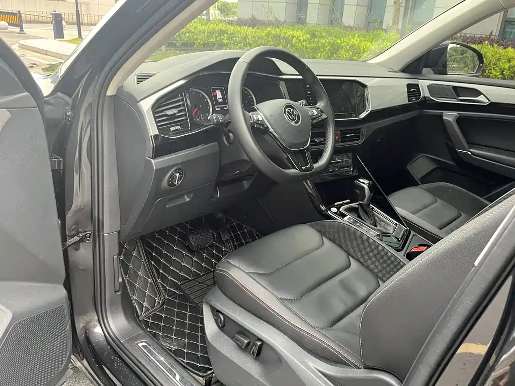 VOLKSWAGEN TAYRON 2021